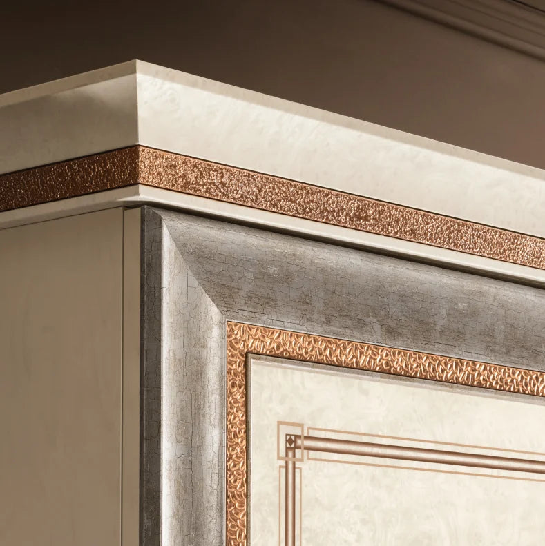 Dolce Vita 3-Door Display Cabinet / Curio