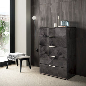 Riviera Chest